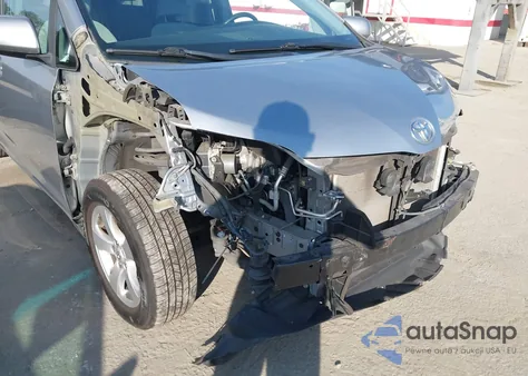 2017 Toyota Sienna Le 8 Passenger из США, поврежденный, VIN 5TDKZ3DC1HS809066